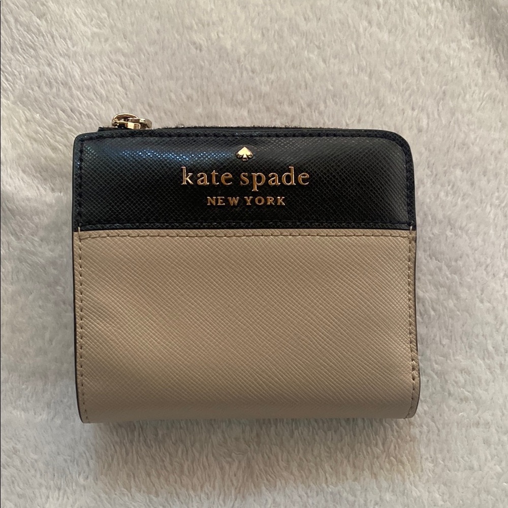 ❌SOLD❌Kate Spade Colorblock small L zip wallet